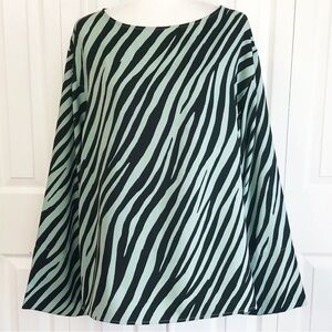 En Thread XL Light Green & Black Stripe Animal Print Popover Blouse